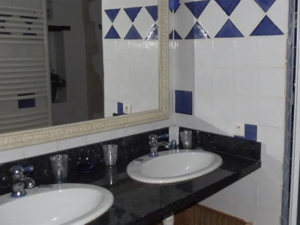 Domaine Saint Victor Hotel La Tour-d'Aigues 3*,